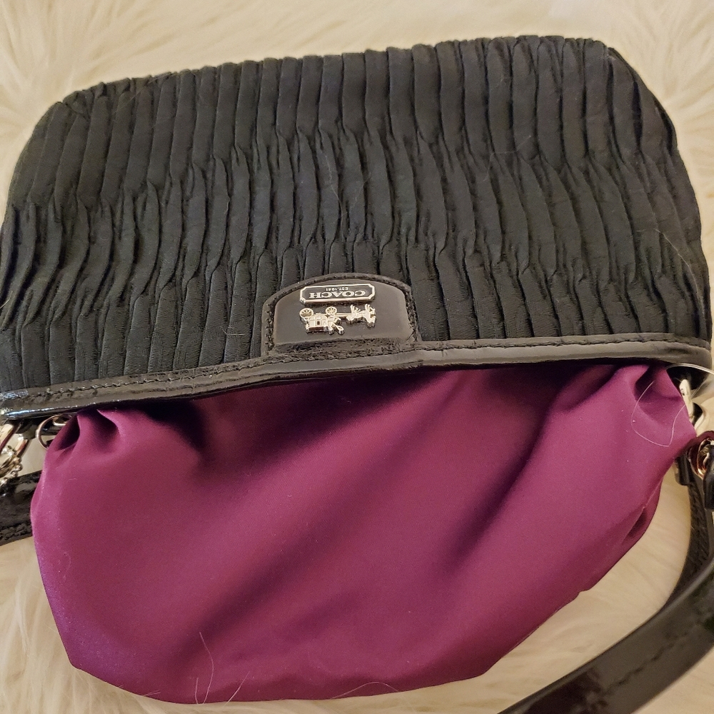 Coach Madison Wristlet - Picture 5 of 9